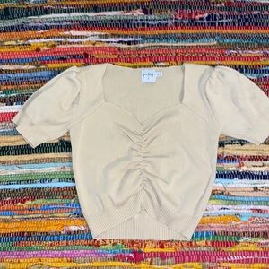 👑 NWOT Princess Polly Ruched Cropped Blouse